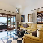 Casa Paradise Nyaraló *
